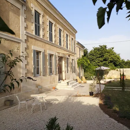 La Burie Couette-café 3*